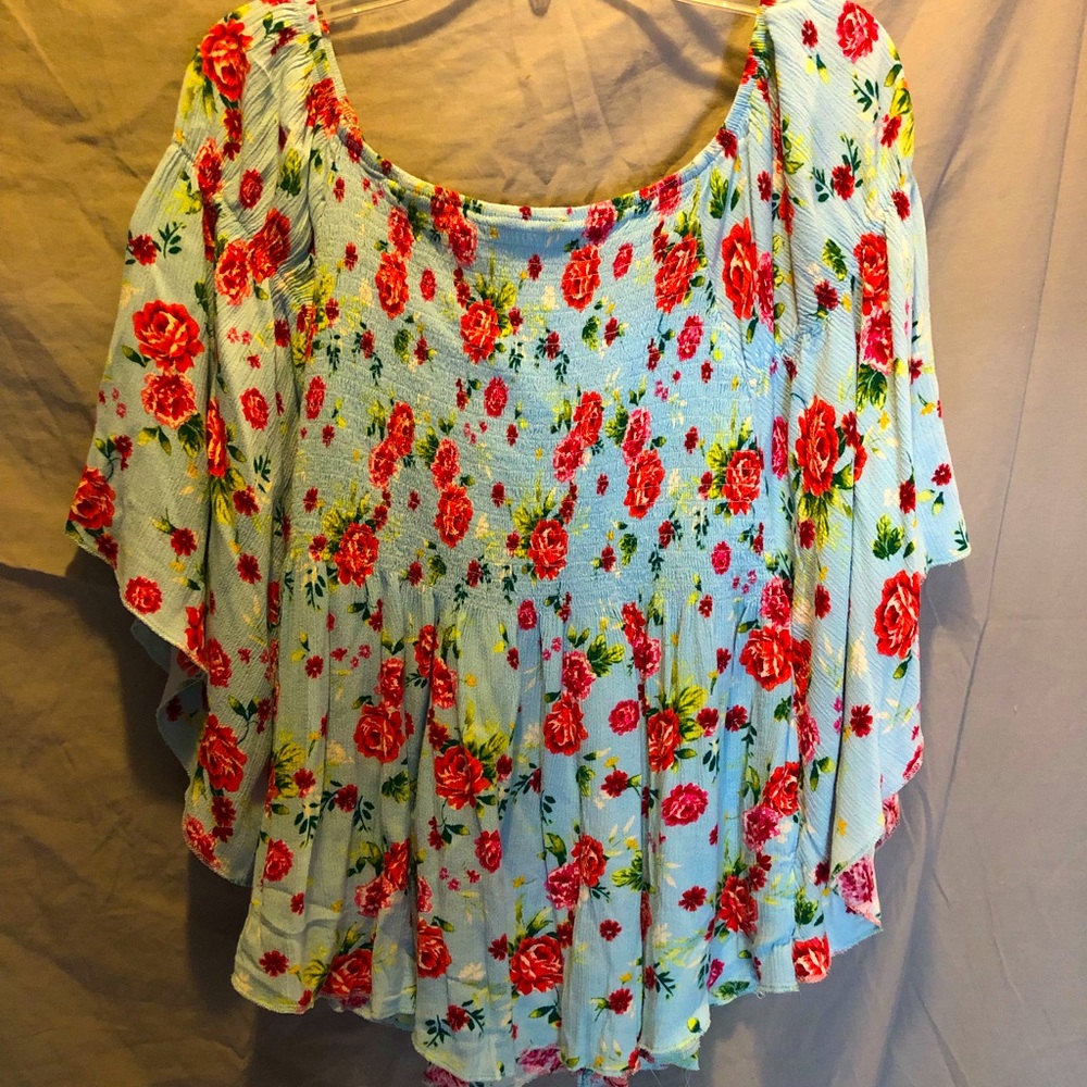 😍ABSOLUTELY BEAUTIFUL💙turquoise with floral design off shoulder blouse size XL